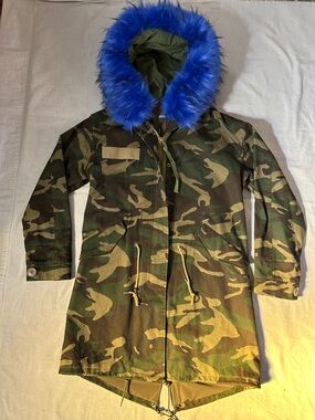 Peri Luxe Camouflage Anorak with Detachable Bright Blue Faux Fur Trimmed Hood